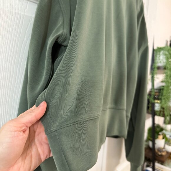 Lululemon Perfectly Oversized Cropped Crew Softstreme - Green Twill - Size 4 - Picture 7 of 11